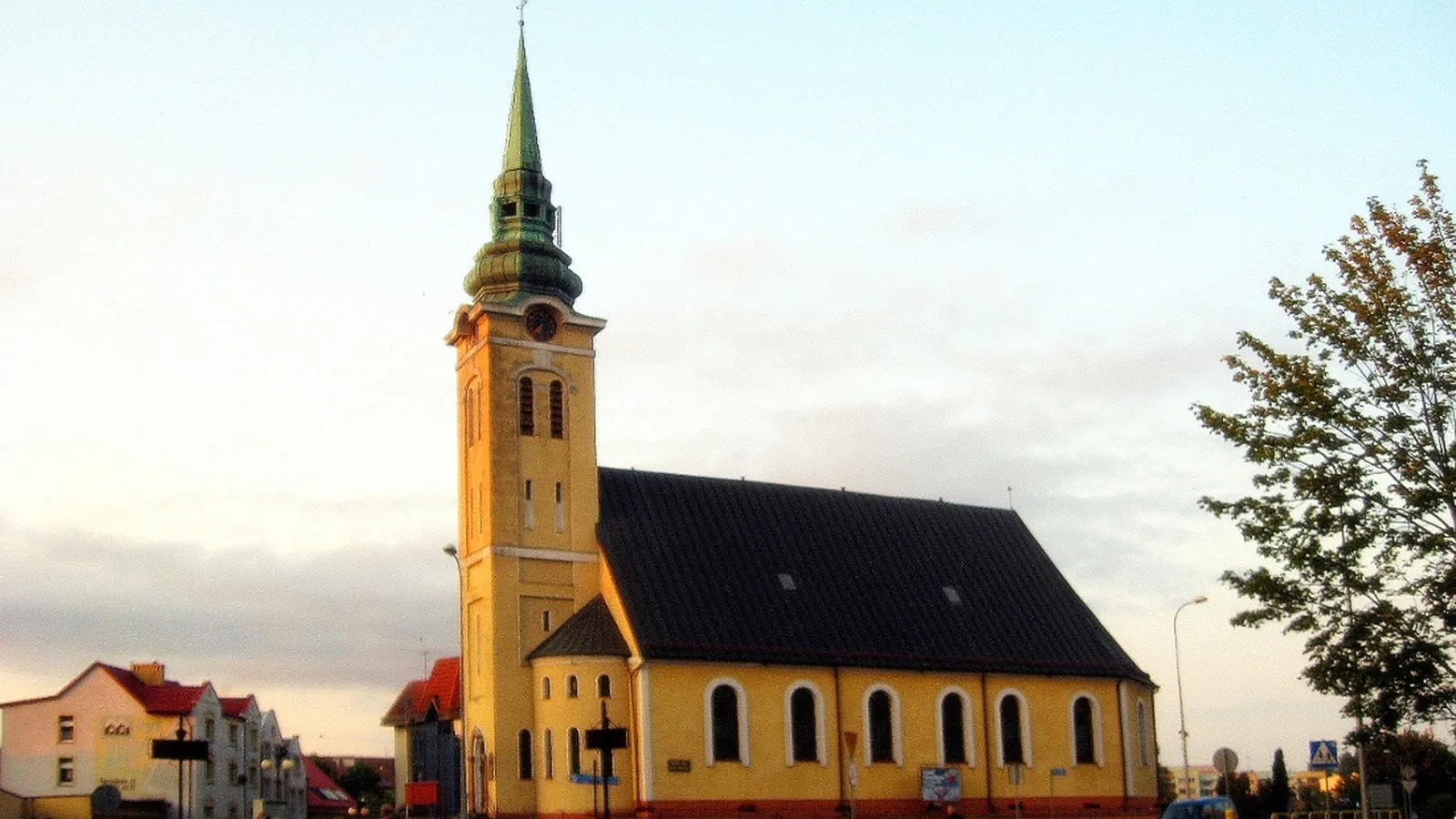 Kościoły pokoju w jaworze: Miastko, ul. Królowej Jadwigi - dawny kościół ewangelicki, obecnie rzymskokatolicki kościół parafialny p.w. NMP Wspomożenia Wiernych,